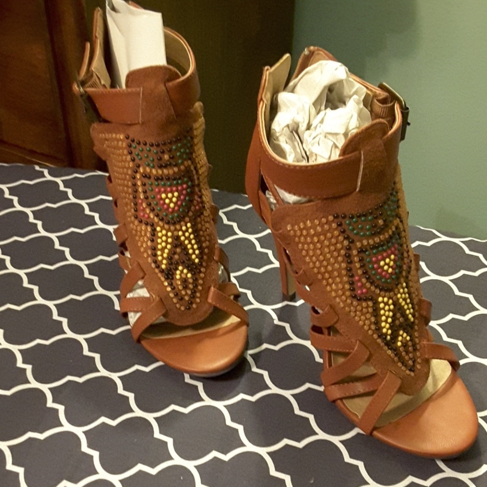Brown 4in heels